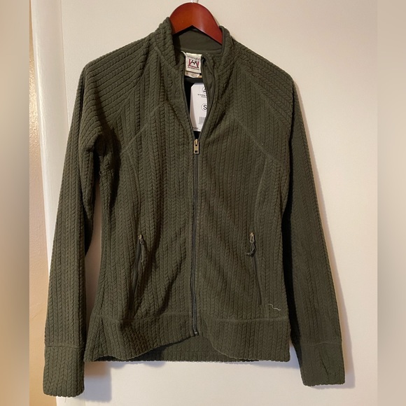 Avalanche Jackets & Blazers - NWT Avalanche Fleece Jacket Olive in Small